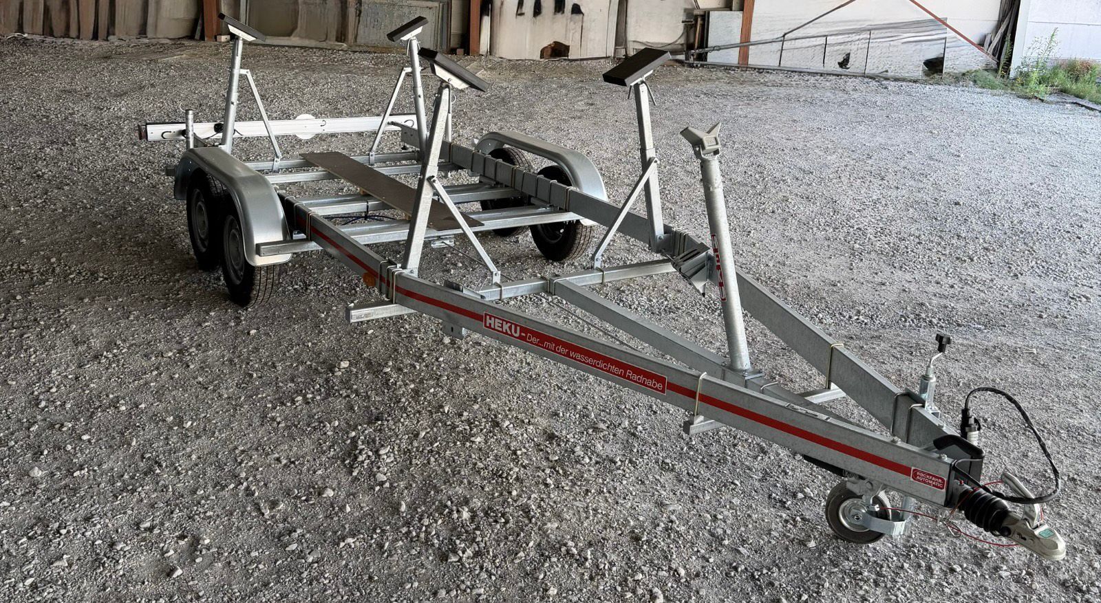 HEKU B 2000 mit Segelboot-Ausstattung im Originalfoto